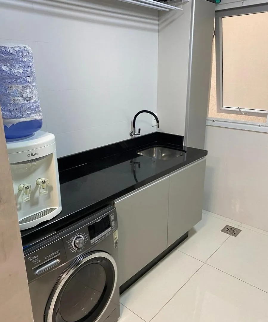 Apartamento Novo 2 Suites Jurere Florianópolis شقة